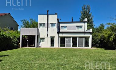 Casa en venta y alquiler en Quintas del Sol