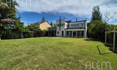 Casa en venta y alquiler en Quintas del Sol