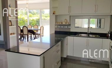 Casa en venta y alquiler en Quintas del Sol
