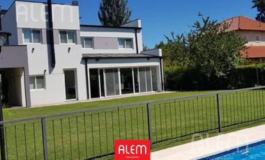 Casa en venta y alquiler en Quintas del Sol