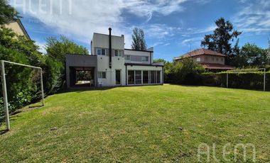 Casa en venta y alquiler en Quintas del Sol