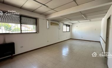 Gran Oficina/Local en PA, 7 Amb. Sobre Av. Maipú