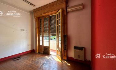 Gran Oficina/Local en PA, 7 Amb. Sobre Av. Maipú