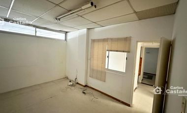 Gran Oficina/Local en PA, 7 Amb. Sobre Av. Maipú