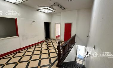 Gran Oficina/Local en PA, 7 Amb. Sobre Av. Maipú