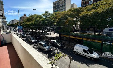 Gran Oficina/Local en PA, 7 Amb. Sobre Av. Maipú