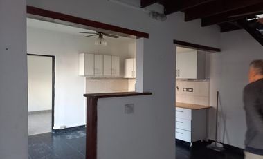 Casa tipo Ph 3 ambientes con jardin