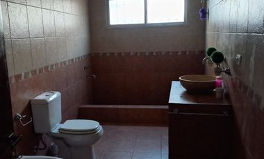 Casa tipo Ph 3 ambientes con jardin