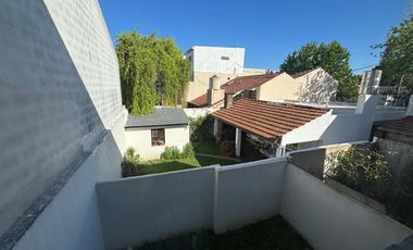 Duplex a estrenar 5,60 de ancho, 3 dormitorios + play. Cochera x 2.