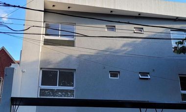 Duplex a estrenar 5,60 de ancho, 3 dormitorios + play. Cochera x 2.