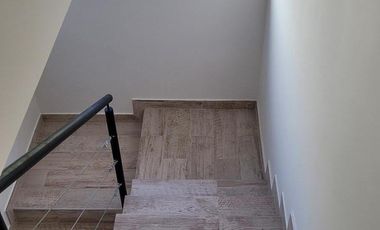 Duplex a estrenar 5,60 de ancho, 3 dormitorios + play. Cochera x 2.