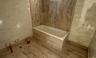 Duplex a estrenar 5,60 de ancho, 3 dormitorios + play. Cochera x 2.