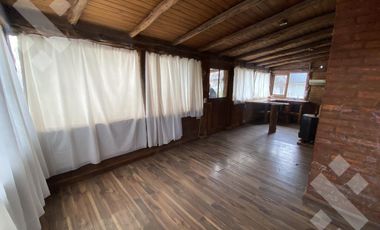 VENTA DE CASA CON  TRES TERRENOS