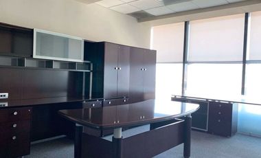 Oficina semi amueblada en renta en Monterrey, Santa Maria