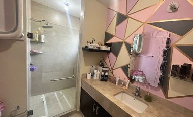 Casa en venta en fraccionamiento privado Cumbres Samsara sector Traviata.