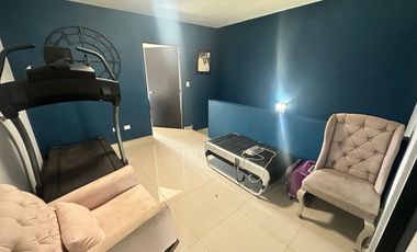 Casa en venta en fraccionamiento privado Cumbres Samsara sector Traviata.