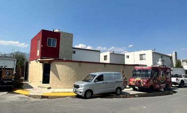 Casa en venta en fraccionamiento privado Cumbres Samsara sector Traviata.