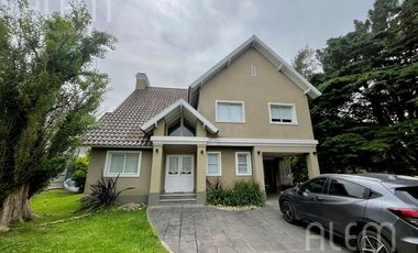 Casa en Venta en Saint Thomas Norte Sur, Canning