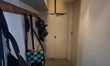 Casa sobre lote propio, patio. Florida.