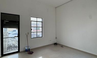 Oficina en Renta con bodega comercial en Centrika, Monterrey, N.L.