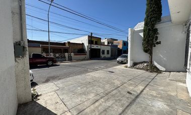 Oficina en Renta con bodega comercial en Centrika, Monterrey, N.L.