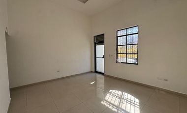 Oficina en Renta con bodega comercial en Centrika, Monterrey, N.L.