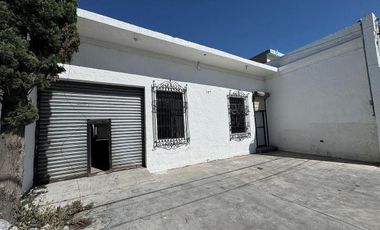 Oficina en Renta con bodega comercial en Centrika, Monterrey, N.L.