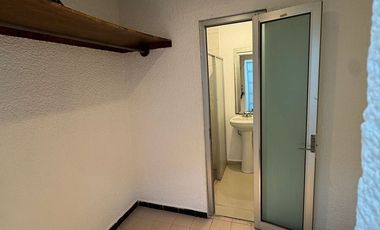 Oficina en Renta con bodega comercial en Centrika, Monterrey, N.L.