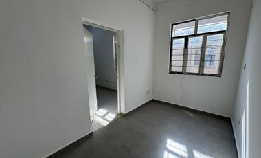 Oficina en Renta con bodega comercial en Centrika, Monterrey, N.L.