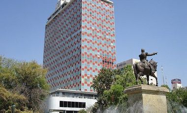 Local Comercial planta baja frente Ayuntamiento, Centro de Monterrey