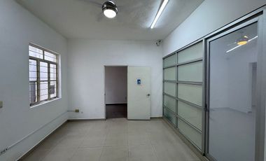 Bodega Comercial en Renta con oficinas en Centrika, Monterrey, N.L.