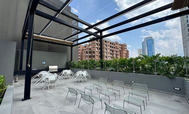 Departamento amueblado en Renta a estrenar en  Torre Dana, Arboleda.