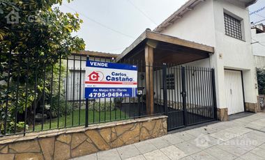 Chalet Sobre Lote de 10x27,5m con Fondo, Garaje, Ideal Refacción