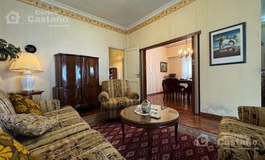 Chalet Sobre Lote de 10x27,5m con Fondo, Garaje, Ideal Refacción