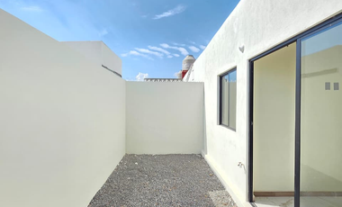 CASA EN VENTA 1 PLANTA, 3 RECÁMARAS, 1 BAÑO, AMPLIA COCHERA