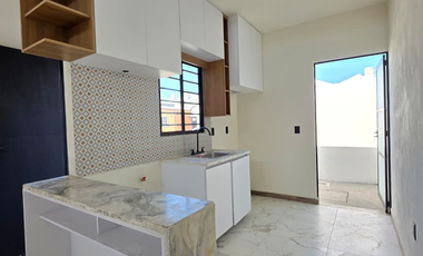 CASA EN VENTA 1 PLANTA, 3 RECÁMARAS, 1 BAÑO, AMPLIA COCHERA