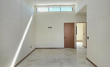 CASA EN VENTA 1 PLANTA, 3 RECÁMARAS, 1 BAÑO, AMPLIA COCHERA