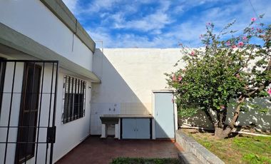 CASA EN VENTA EN CALLE RIOS SEGUNDO - BARRIO ALTAMIRA
