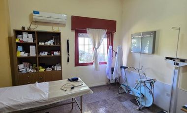 CASA EN VENTA EN CALLE RIOS SEGUNDO - BARRIO ALTAMIRA