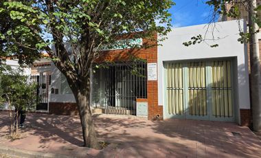 CASA EN VENTA EN CALLE RIOS SEGUNDO - BARRIO ALTAMIRA