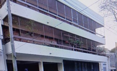 Cochera cubierta en excelente ubicación