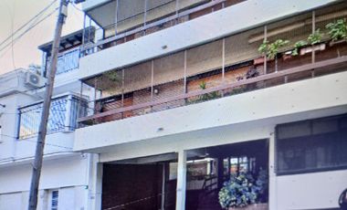 Cochera cubierta en excelente ubicación