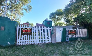 Casa   2 dptos a metros de Av. Tucuman.