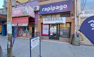 Local frente estacion Temperley