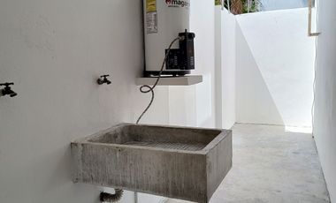 CASA EN RENTA EN PRIVADA LA ESPERANZA