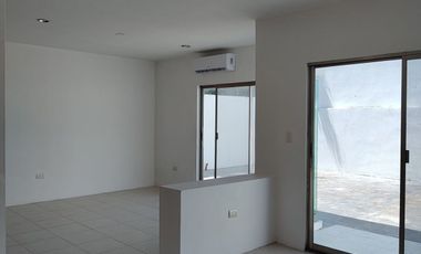 CASA EN RENTA EN PRIVADA LA ESPERANZA