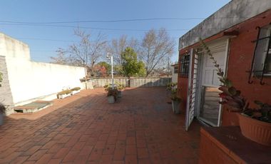 NUEVO VALOR!! REBAJADAAA Casa en  Matheu 112 a metros de Av. Alsina