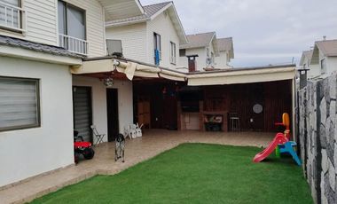 Se arrienda Casa en sector Los Pinos. QUILPUE.