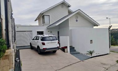 Se arrienda Casa en sector Los Pinos. QUILPUE.