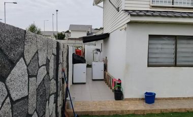 Se arrienda Casa en sector Los Pinos. QUILPUE.